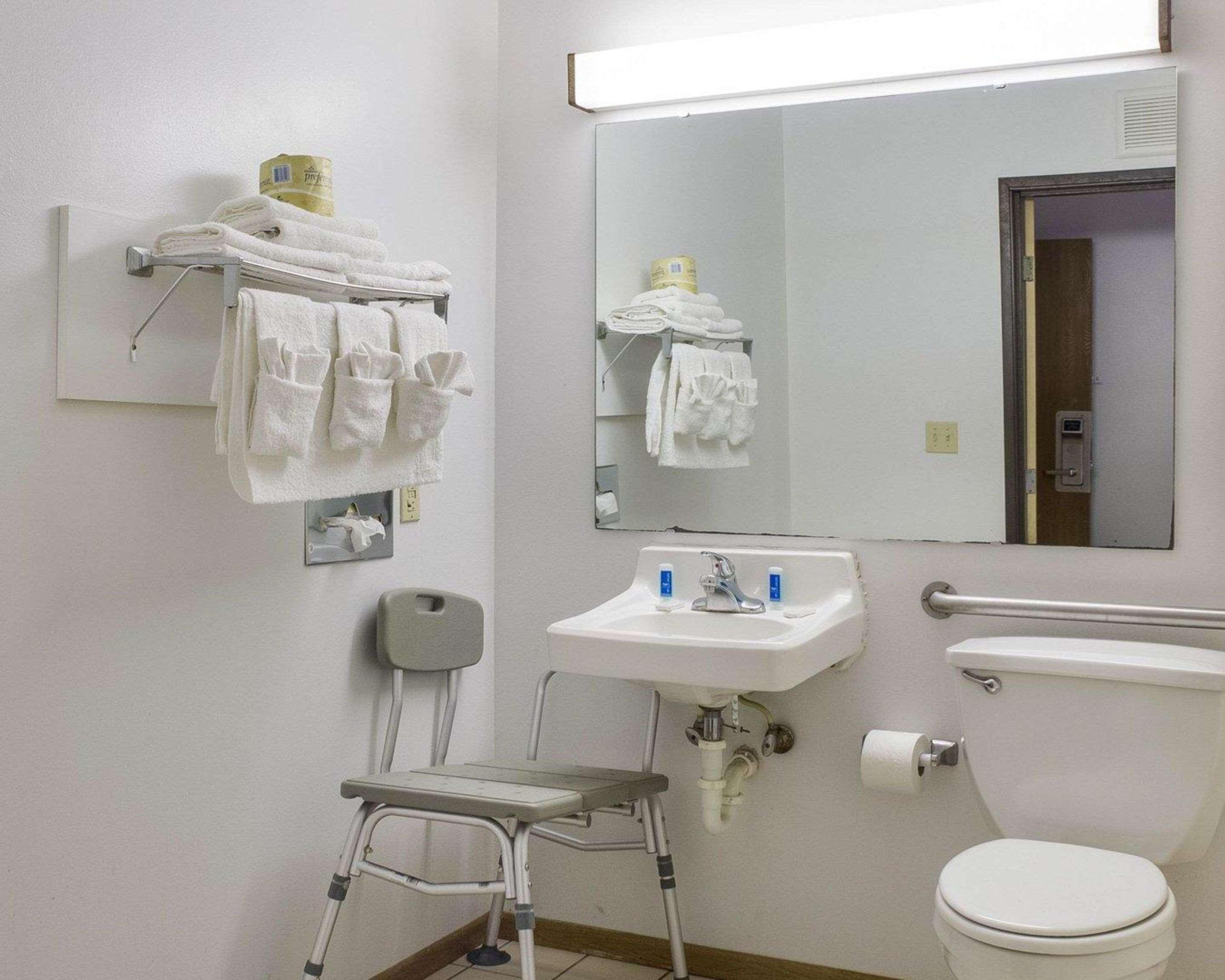 Rodeway Inn West Fargo Eksteriør bilde